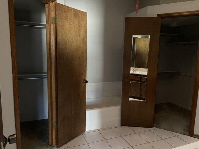 Building Photo - 541 NW 170th St