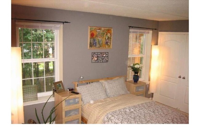 Building Photo - 3900 Chesterwood Dr