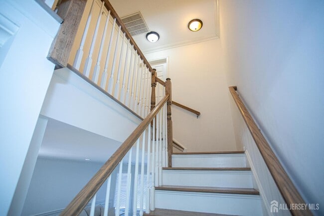 Building Photo - 124 Adamecs Way