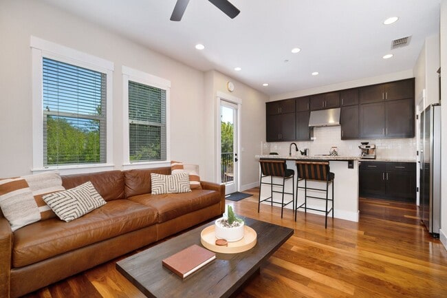 Building Photo - 3 bedroom | 2.5 bathroom | Crocker Village Brownstone