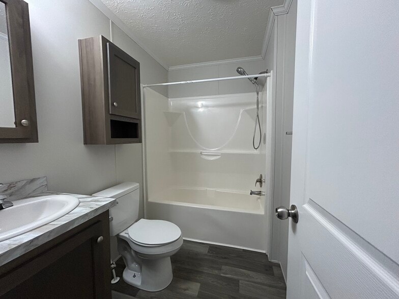 Building Photo - 29 S Hill Dr