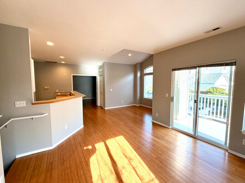 Primary Photo - 440 S 51st Ct