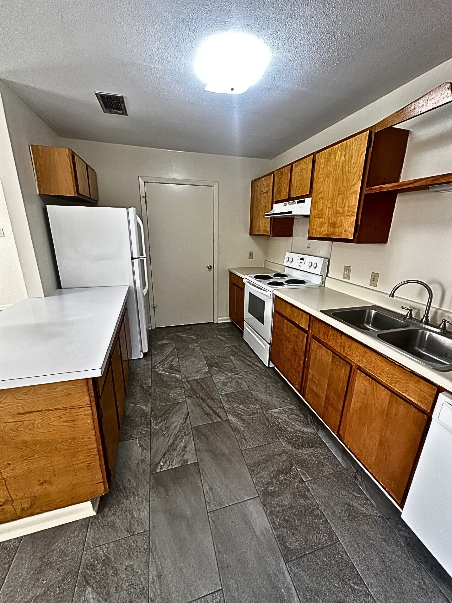 Building Photo - 111 Mallard Dr