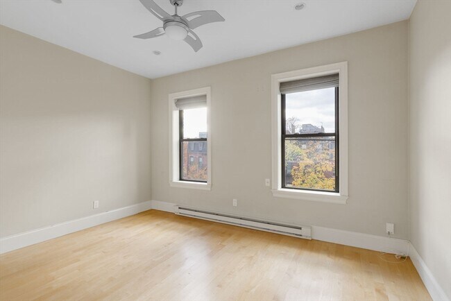 Building Photo - 17 Follen St