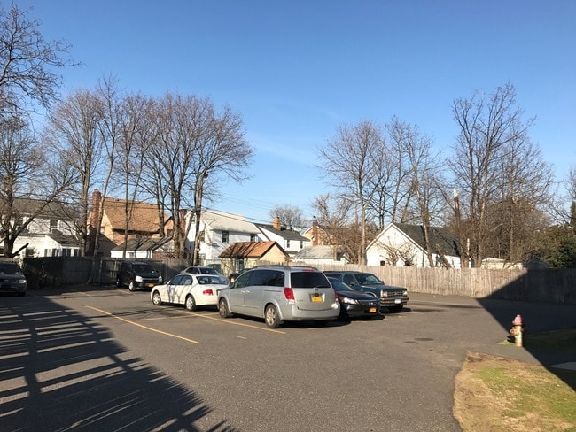 rear/parking - Hilbrae House