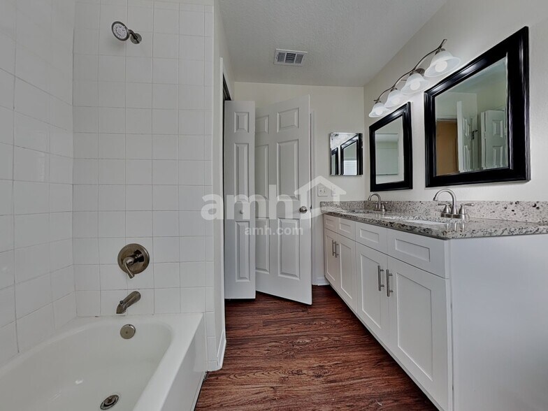 Building Photo - 3754 Benson Park Blvd