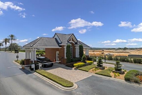 24 Hour Guard Gate - 17410 Woodfair Dr