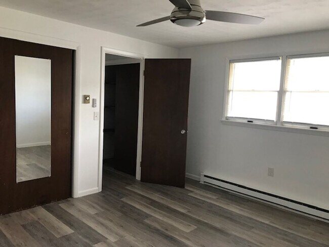 Building Photo - 212-212.5-2125 Filbert St