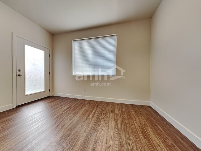 Building Photo - 9228 Tigerlilly St