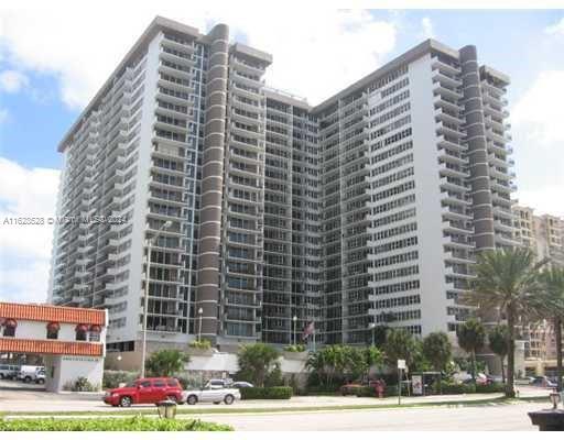 Building Photo - 2030 S Ocean Dr