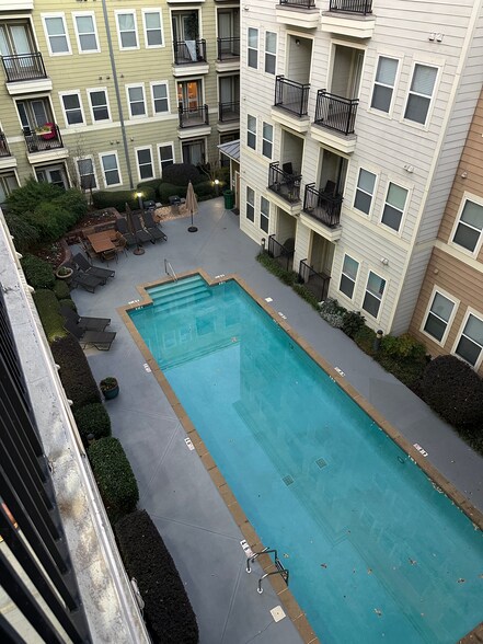 Building Photo - 2020 5th Ave S