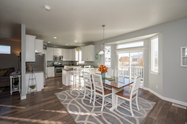 Building Photo - 4112 E Gazelle Run