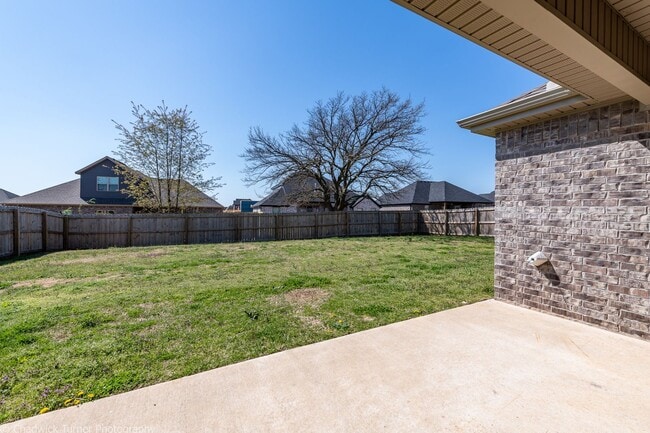 Building Photo - ***1001 Gardenia Street***