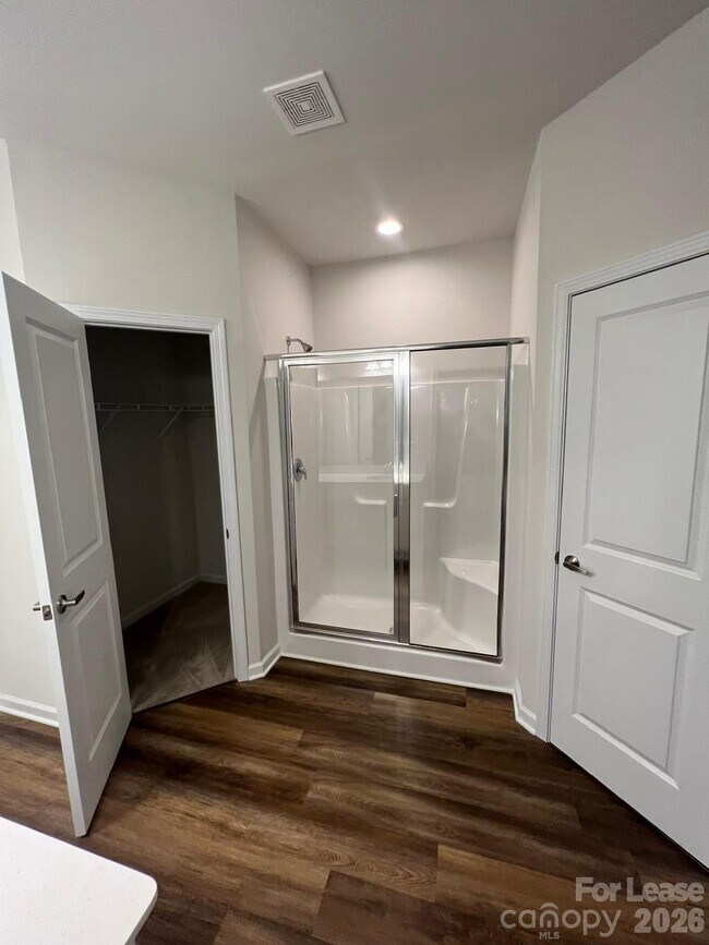 Building Photo - 144 Spring Forest Dr