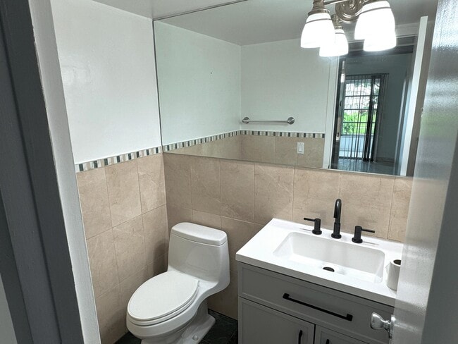 Building Photo - 351 Mansfield I
