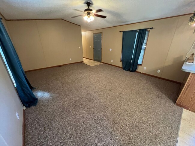 Building Photo - 3 Bedroom 2 Bath Updated Mobile Home with ...