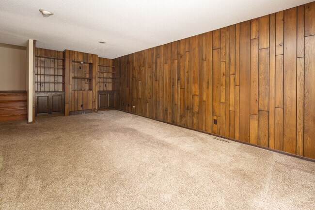 Building Photo - 3385 37th Ave