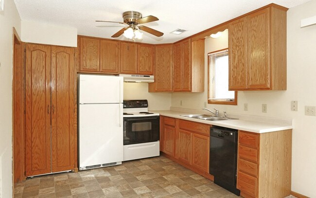 Kitchen.jpg - The Lofts of Sand Creek