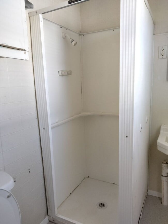 Building Photo - Cozy One Bedroom, One Bath House in Peaceful Location for $600!