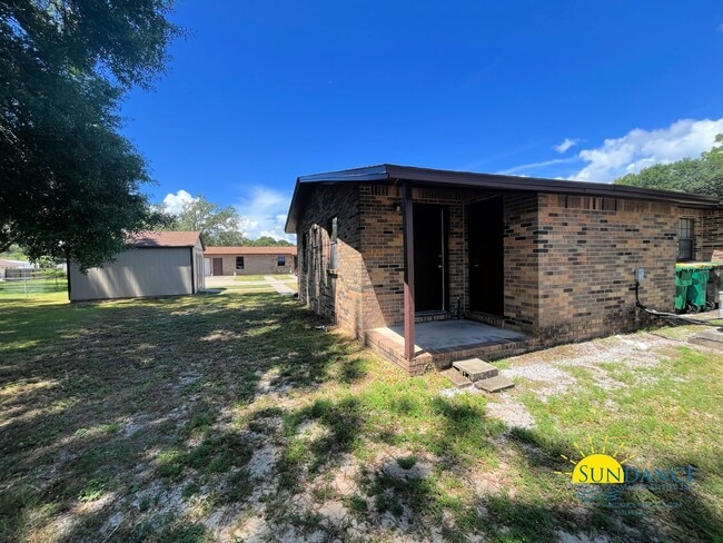 Building Photo - Great 2 Bedroom Home in Fort Walton Beach!