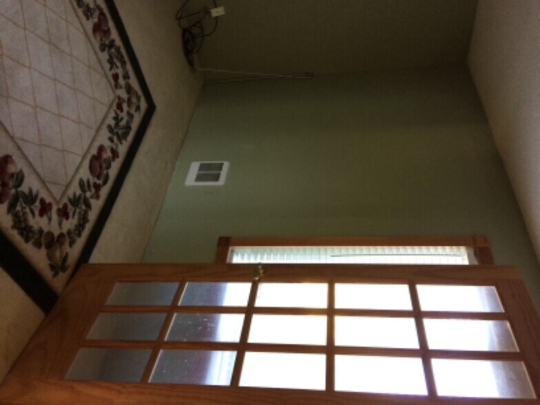 Building Photo - 17431 Ambaum Blvd S