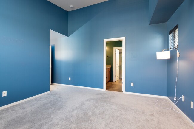 Building Photo - 6733 37th Ave S