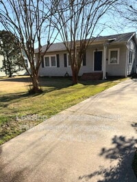 Building Photo - 418 Delgado Dr