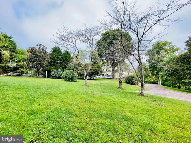 Building Photo - 1474 Freeman Dr