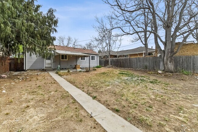 Building Photo - Stunning Single Family Home | 4BR/2BA | 1-Car Covered Parking | Fenced backyard