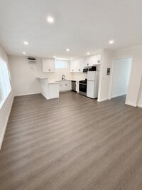 Building Photo - 6006 W Pico Blvd