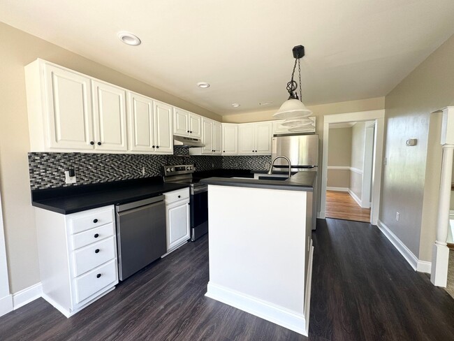 Building Photo - 121 Terrilynn Way