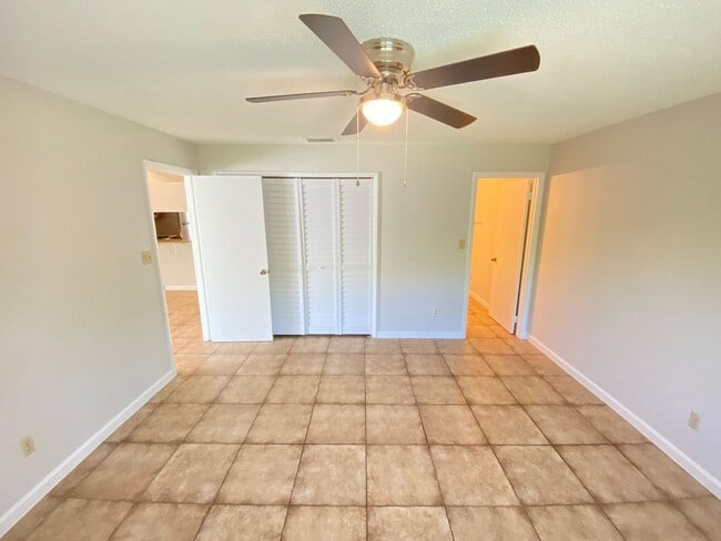 Building Photo - 135 Sand Pine Cir