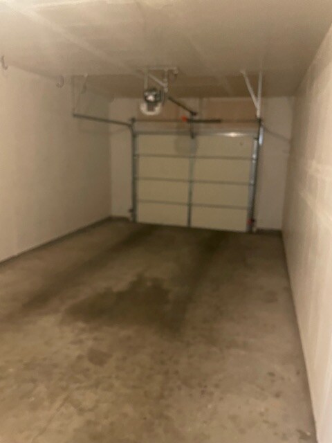 Building Photo - 3764 Ponderosa Dr