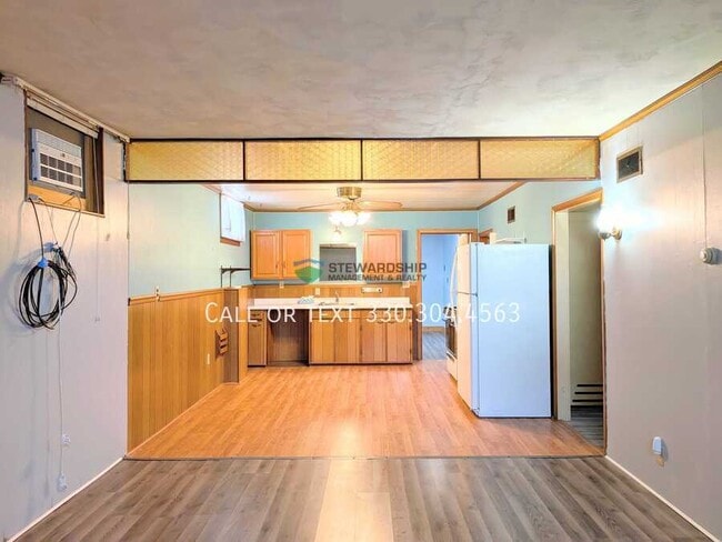 Building Photo - 139 Canal St W