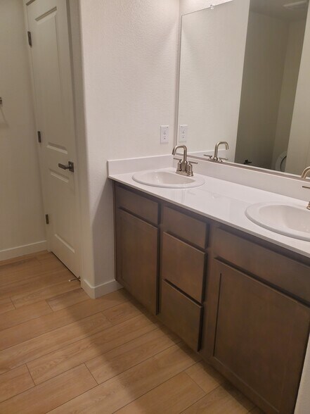 Building Photo - 1112 Bengal Loop