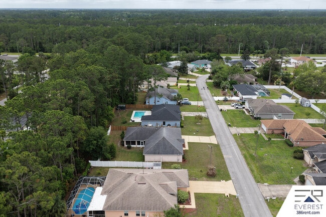 Building Photo - 13 Ryberry Dr