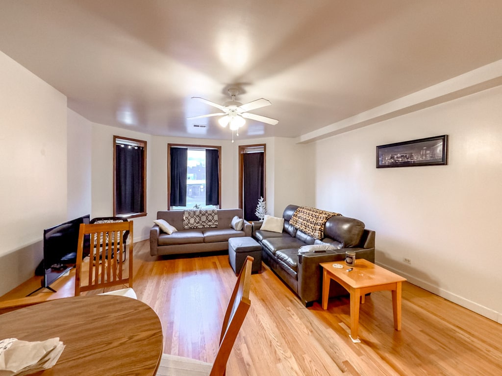 Building Photo - 6711 N Sheridan Rd