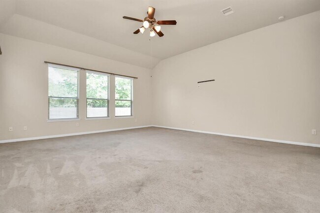 Building Photo - 1122 Boxwood Dr