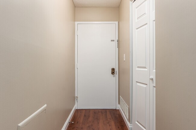 Building Photo - 2257 Hedgerow Road