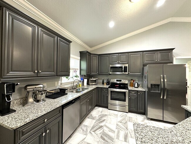 Building Photo - Beautiful north Crestview 4/Bed/2Bath Home