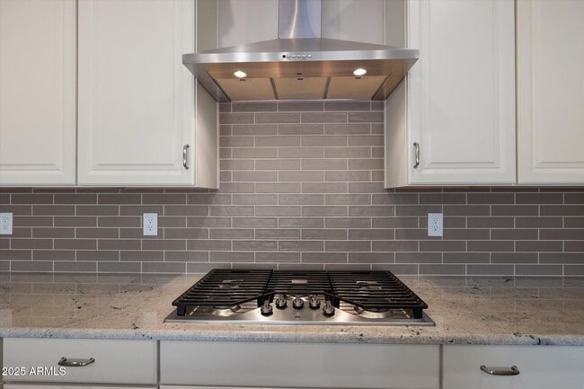 Building Photo - 2527 S Quaintance St