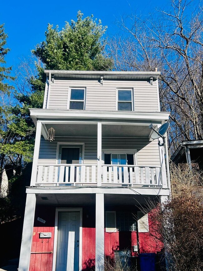 Building Photo - Spacious 2 bedroom 1 bathroom single family home (Marshall-Shadeland)