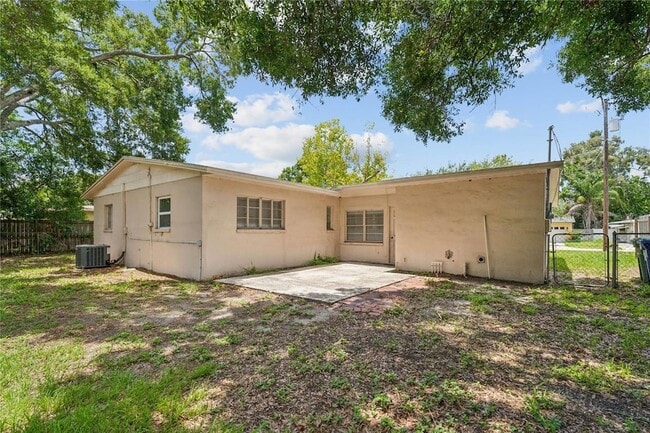 Building Photo - 4508 S Lois Ave