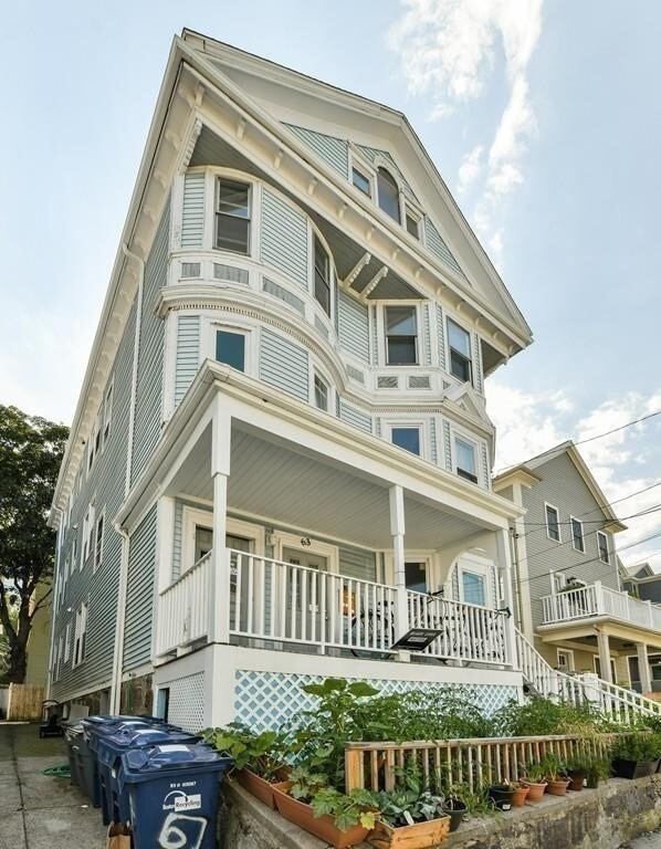 Building Photo - 65 Wyman St