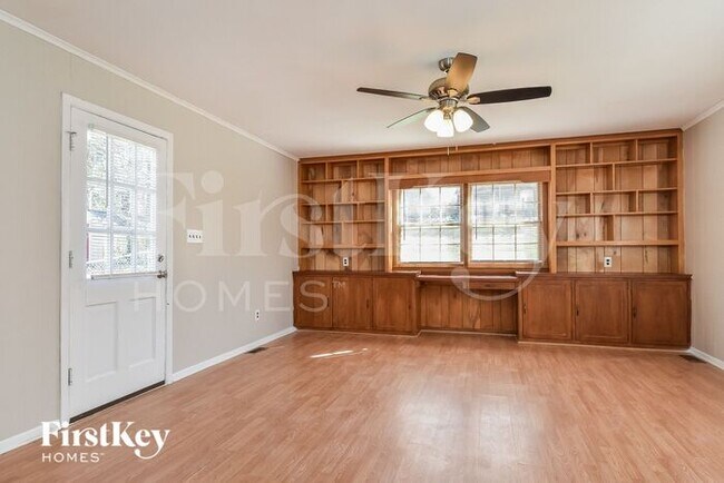 Building Photo - 3411 Londonderry Dr
