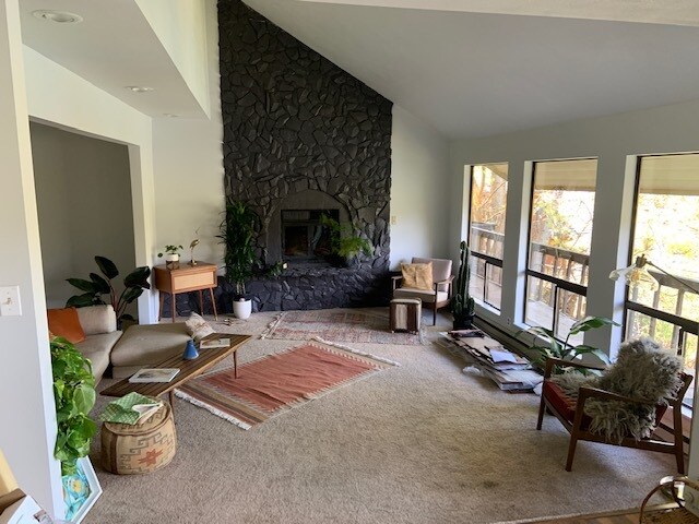 living room - 9928 Saunders Road