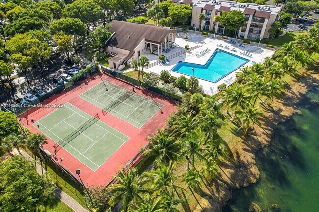 Building Photo - 14415 N Kendall Dr