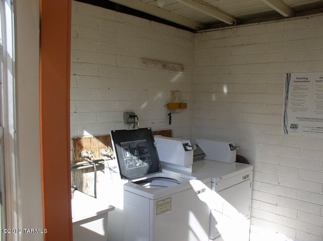 Building Photo - 4135 E Brown Way