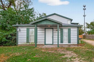 Building Photo - 105 Clear Lake Rd