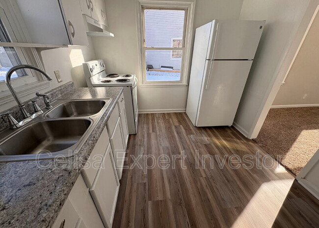 Building Photo - 4315 S Colonial Ave